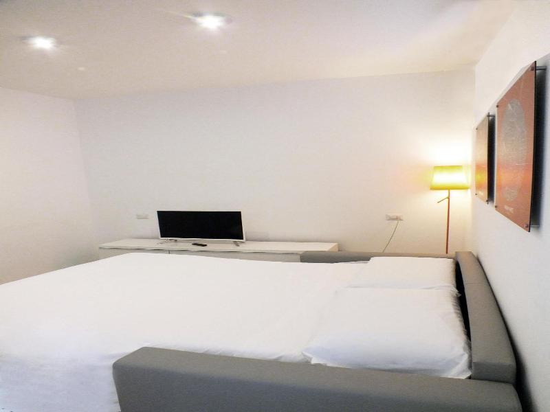 Bb Hotels Aparthotel Visconti image