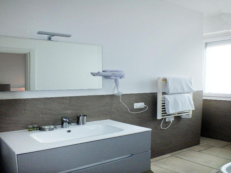 Bb Hotels Aparthotel Visconti image