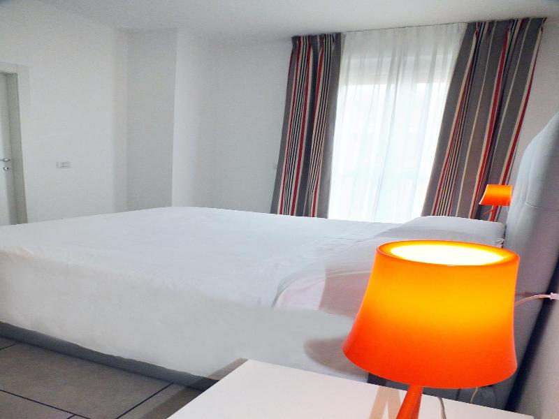 Bb Hotels Aparthotel Visconti image