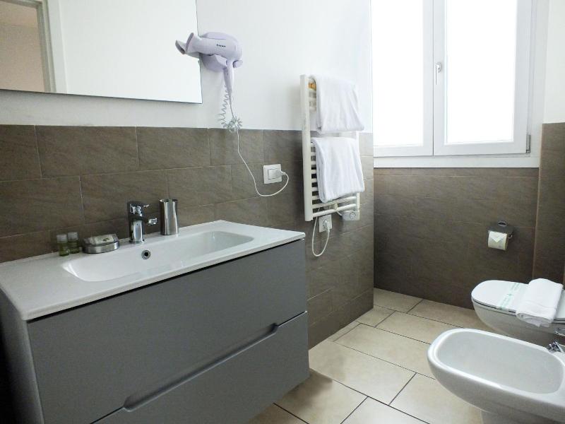 Bb Hotels Aparthotel Visconti image