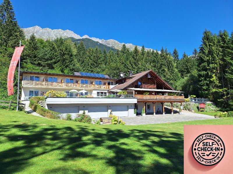Sweet Cherry Boutique Guesthouse Tyrol image