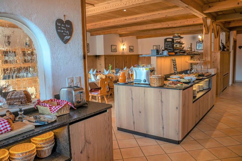 Sweet Cherry Boutique Guesthouse Tyrol image