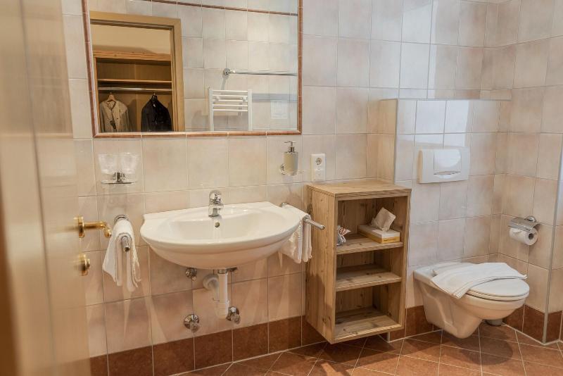 Sweet Cherry Boutique Guesthouse Tyrol image