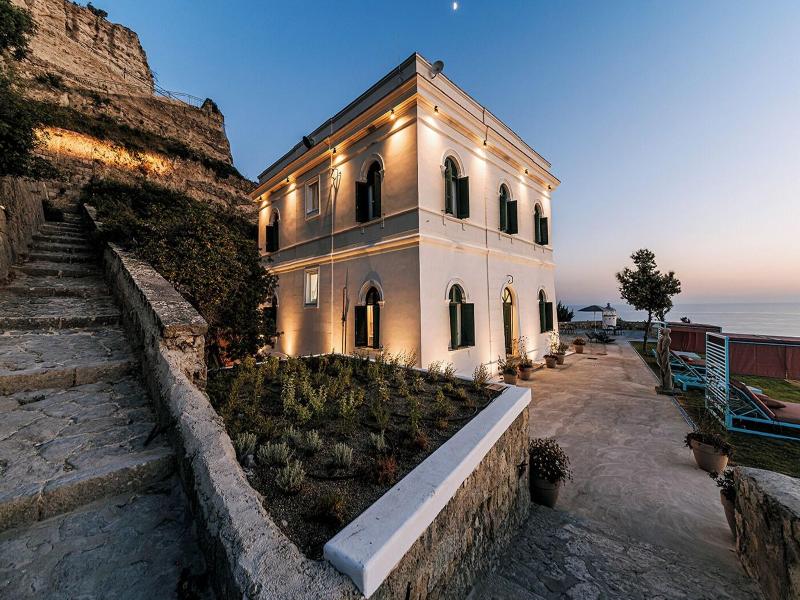 Faro Punta Imperatore image