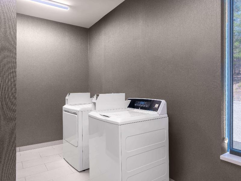 La Quinta Inn & Suites By Wyndham Chelsea