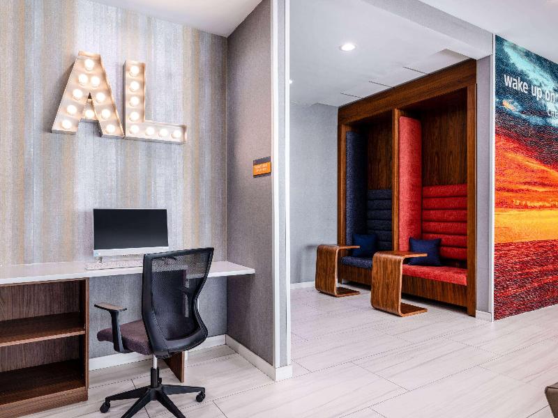 La Quinta Inn & Suites By Wyndham Chelsea