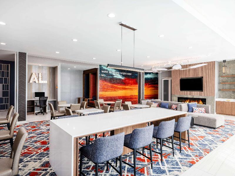 La Quinta Inn & Suites By Wyndham Chelsea