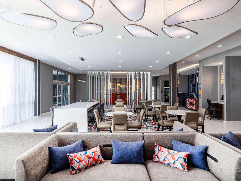 La Quinta Inn & Suites By Wyndham Chelsea