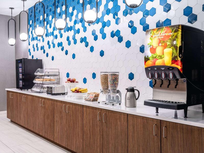 La Quinta Inn & Suites By Wyndham Chelsea