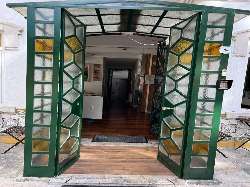 White House Lisbon Hostel image