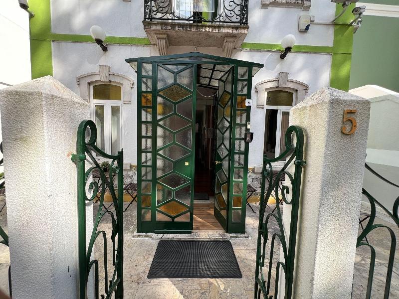 White House Lisbon Hostel image