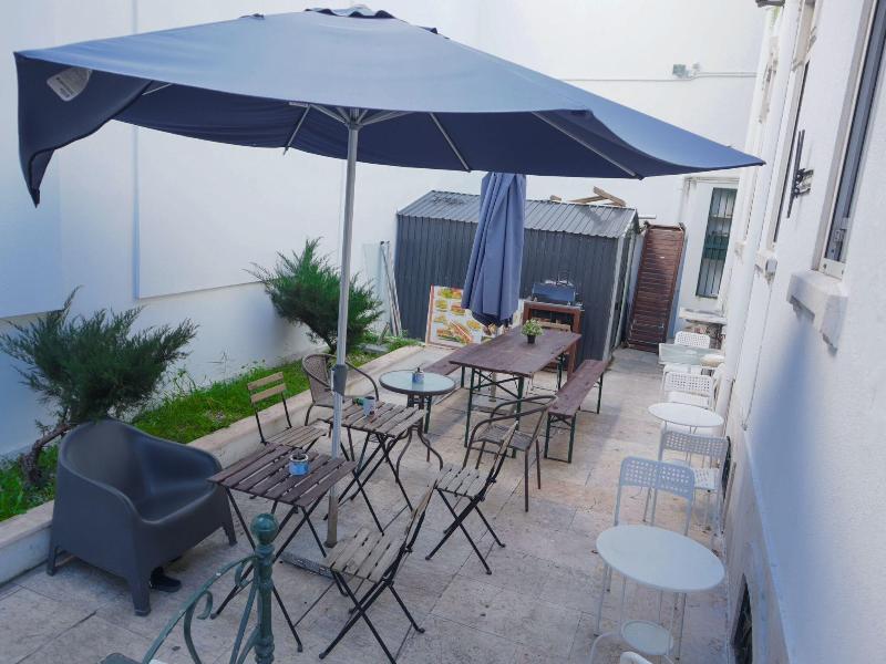 White House Lisbon Hostel image