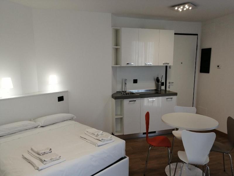 Bb Hotels Aparthotel Isola image