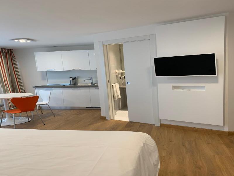 Bb Hotels Aparthotel Isola image