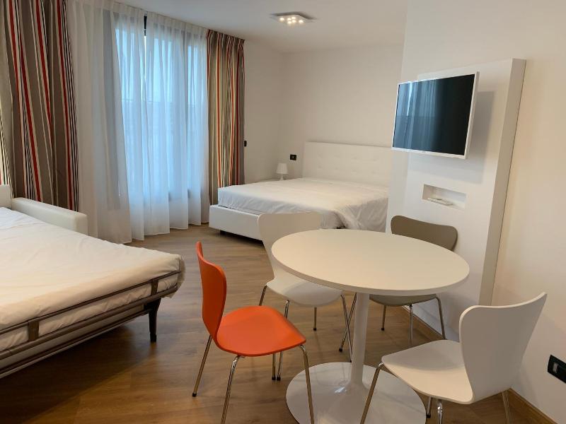 Bb Hotels Aparthotel Isola image