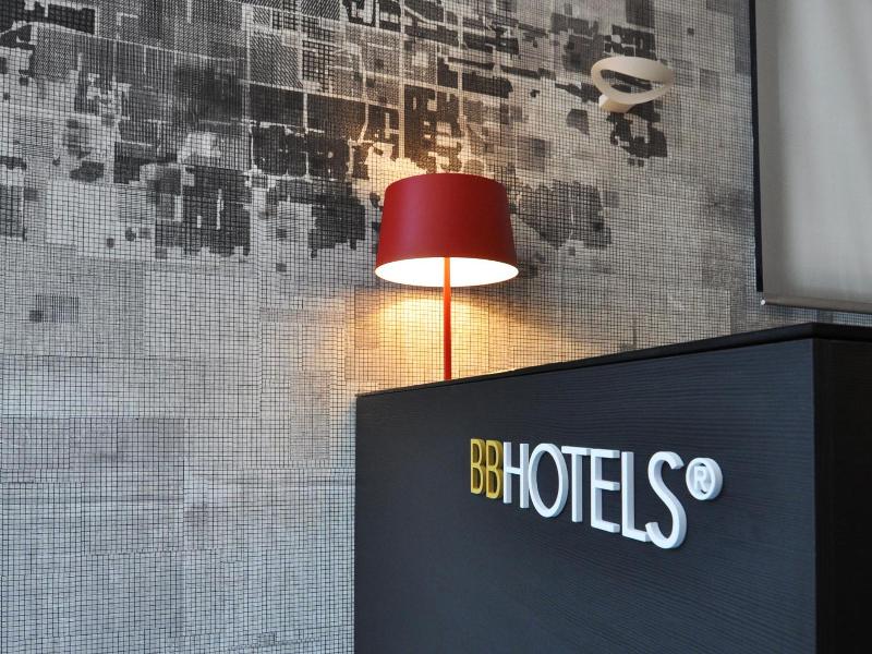 Bb Hotels Aparthotel Isola image