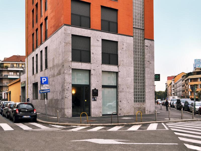 Bb Hotels Aparthotel Isola image