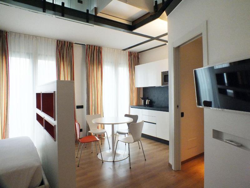 Bb Hotels Aparthotel Isola image