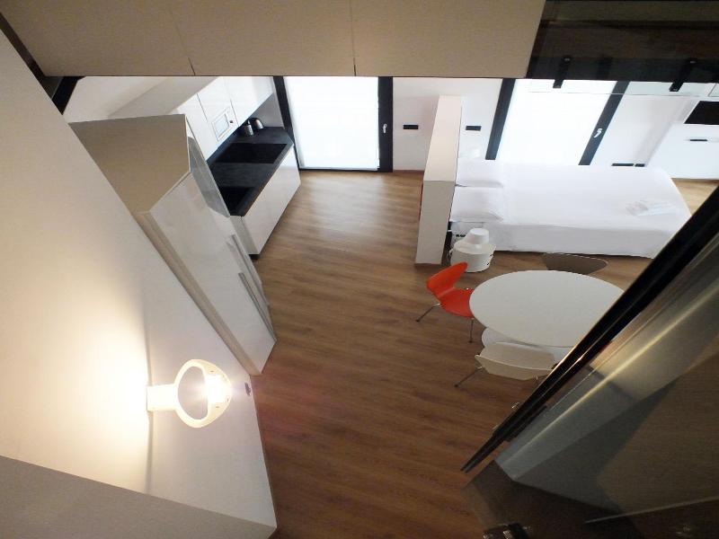 Bb Hotels Aparthotel Isola image