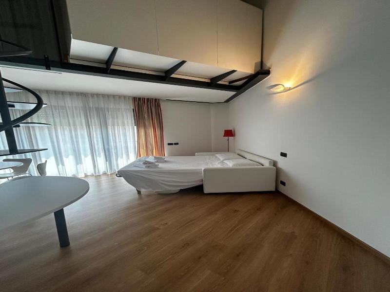 Bb Hotels Aparthotel Isola image