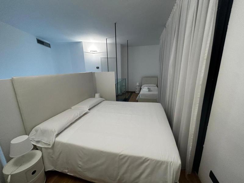 Bb Hotels Aparthotel Isola image