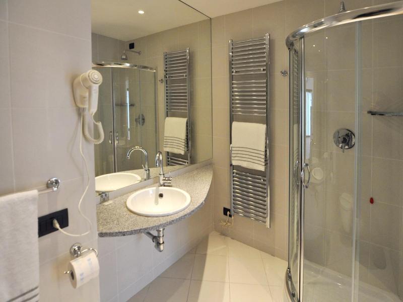Bb Hotels Aparthotel Isola image