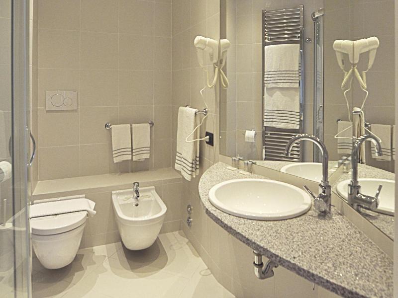 Bb Hotels Aparthotel Isola image
