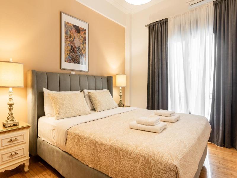 Nicholas Point Apartments And Rooms image