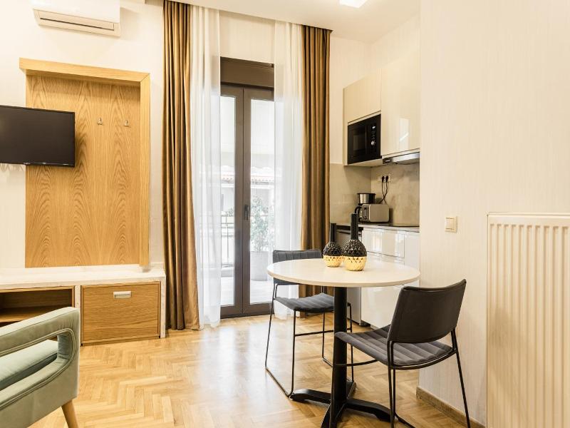 Nicholas Point Apartments And Rooms image