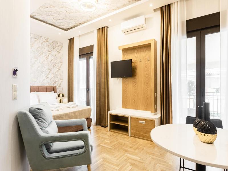 Nicholas Point Apartments And Rooms image