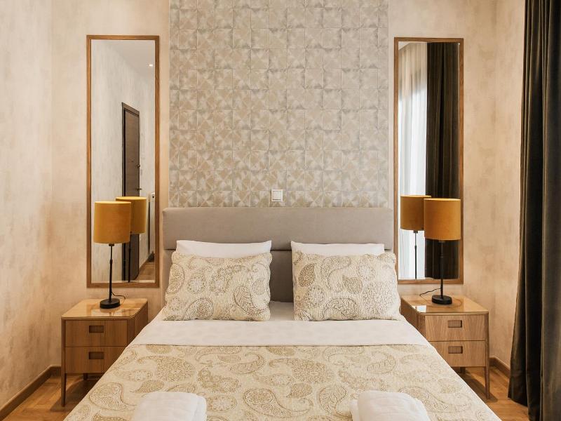 Nicholas Point Apartments And Rooms image