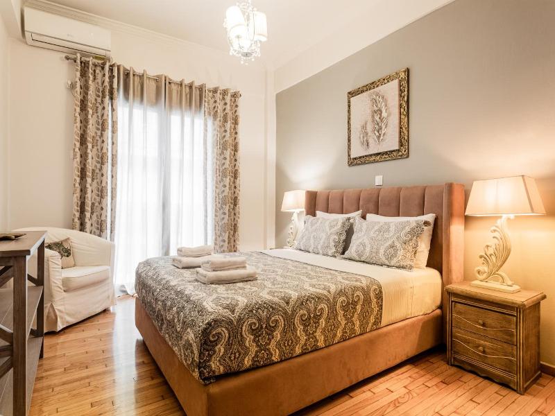 Nicholas Point Apartments And Rooms image