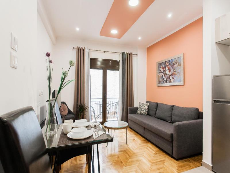 Nicholas Point Apartments And Rooms image