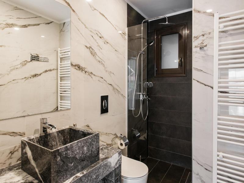 Nicholas Point Apartments And Rooms image
