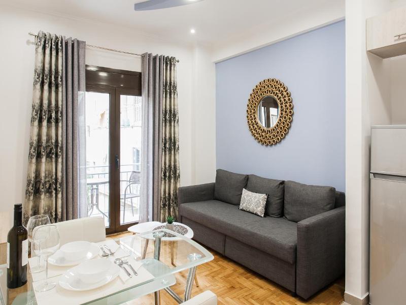 Nicholas Point Apartments And Rooms image