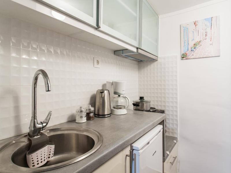 Nicholas Point Apartments And Rooms image