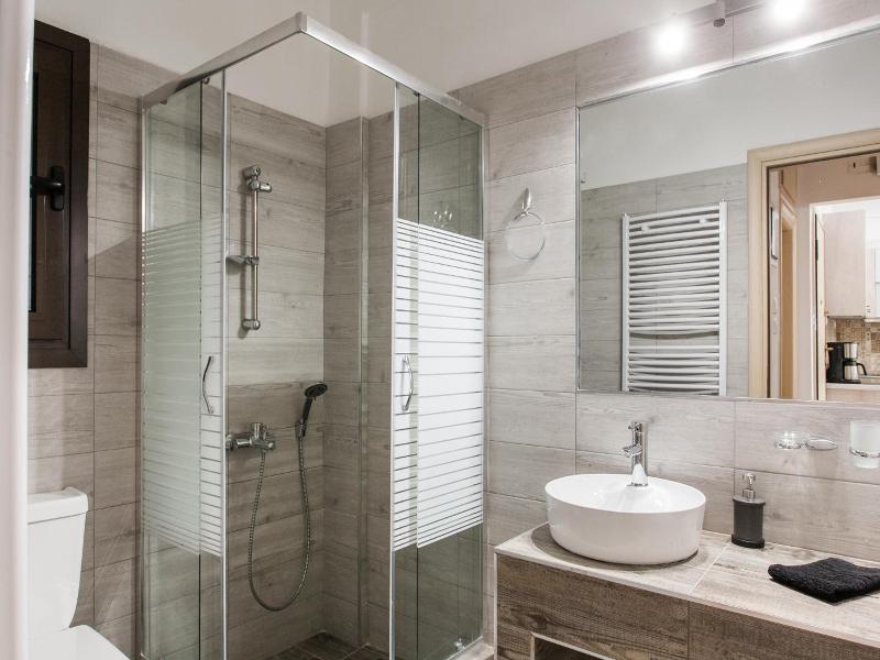Nicholas Point Apartments And Rooms image