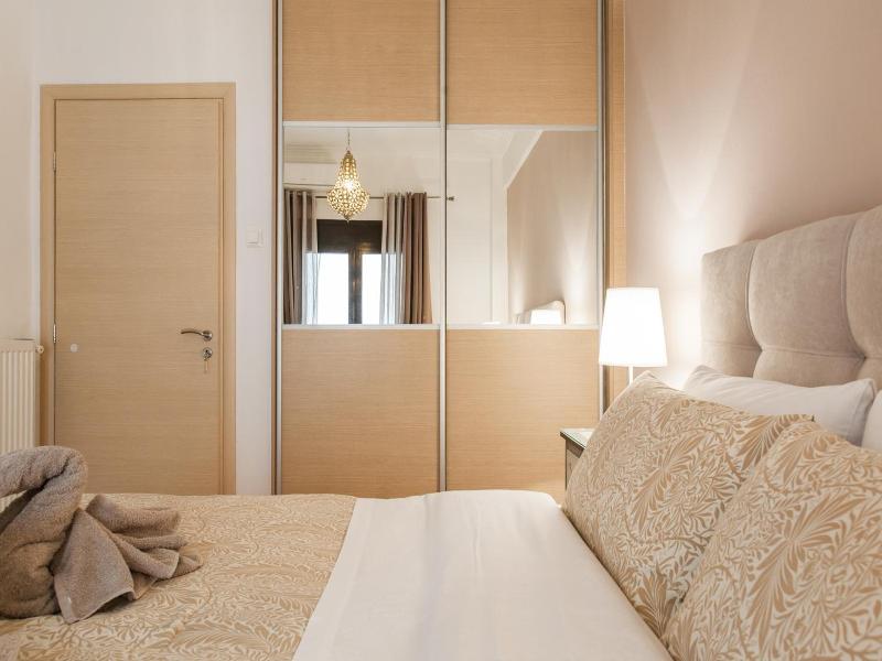 Nicholas Point Apartments And Rooms image