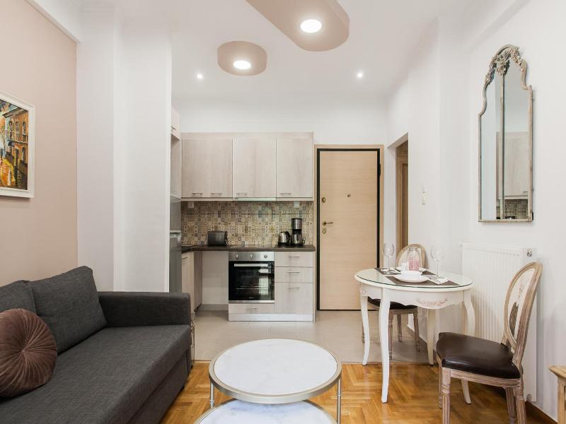 Nicholas Point Apartments And Rooms image