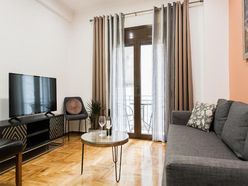 Nicholas Point Apartments And Rooms image