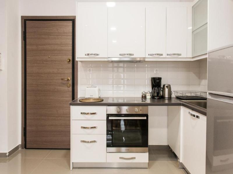 Nicholas Point Apartments And Rooms image