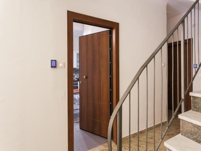Nicholas Point Apartments And Rooms image