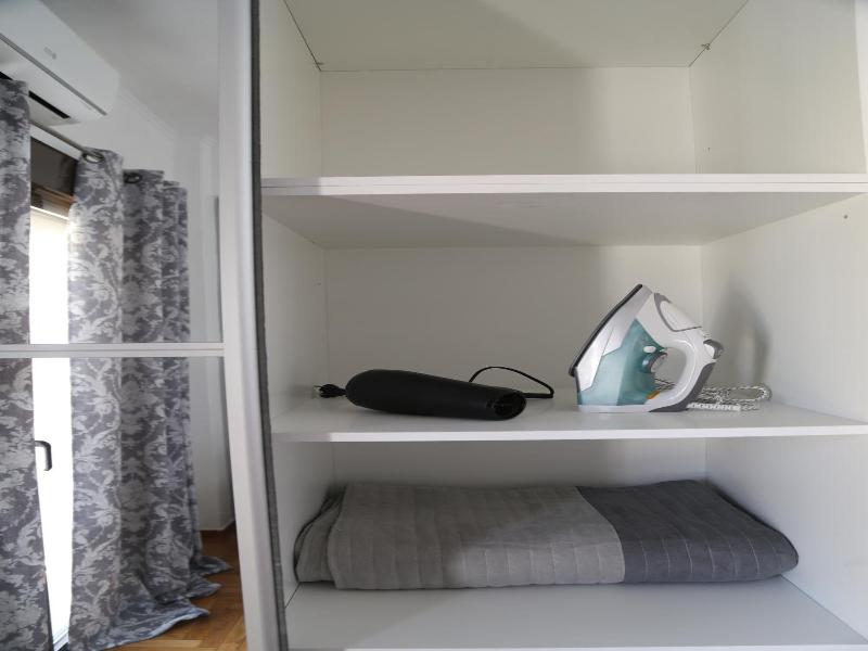 Nicholas Point Apartments And Rooms image