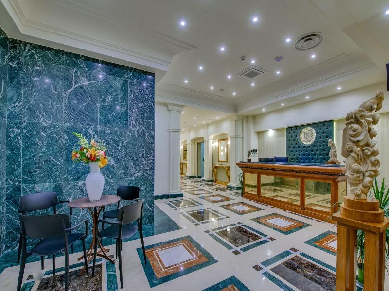 La Paloma Blanca Hotel image
