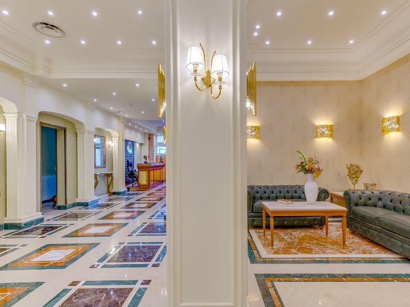 La Paloma Blanca Hotel image