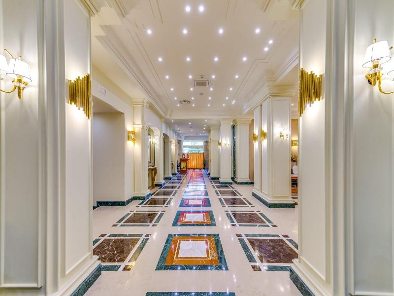 La Paloma Blanca Hotel image