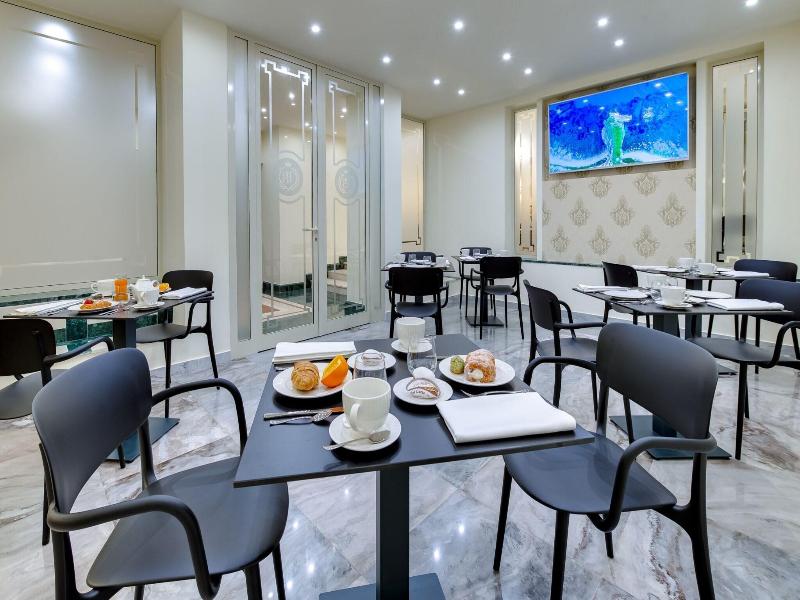 La Paloma Blanca Hotel image