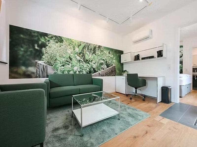 Plein Hotel image