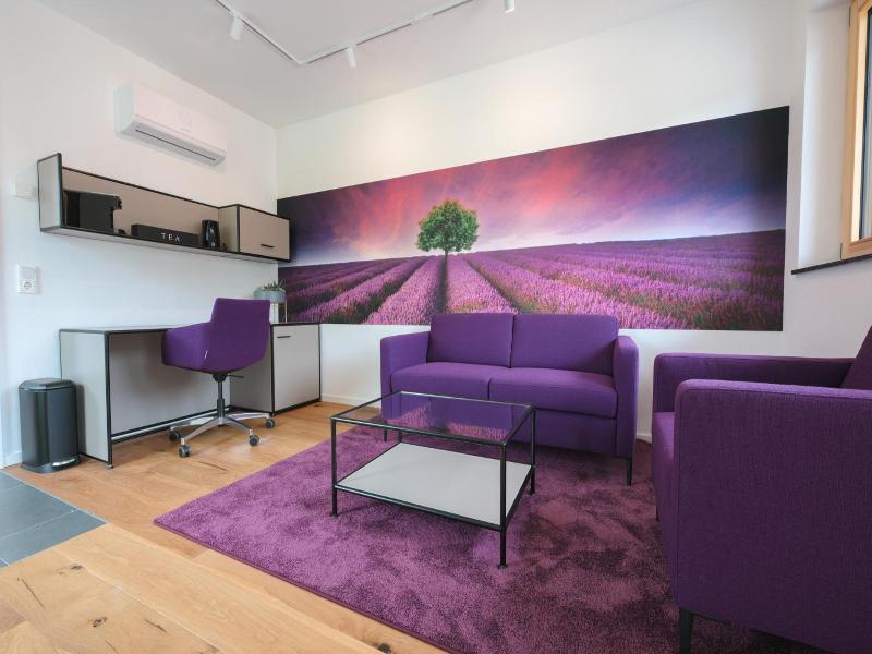 Plein Hotel image