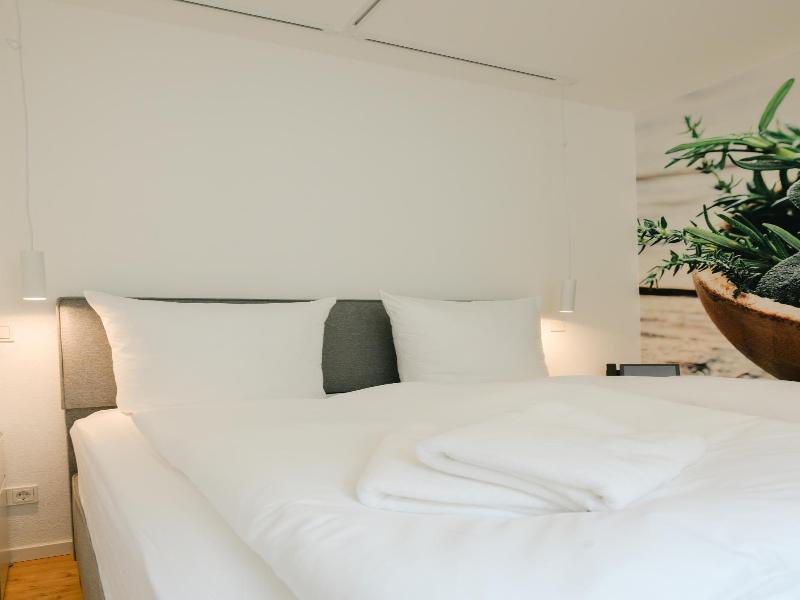 Plein Hotel image